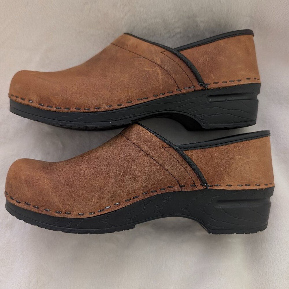 NEW BJORK PROFESSIONAL CLOSED CLOG - OILED LEATHER - SZ 40 / 9-9.5